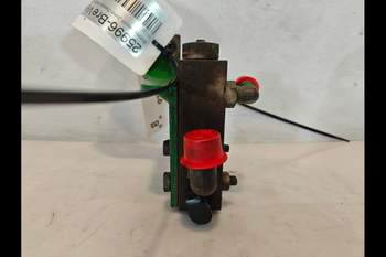 salg af Hydraulisch bremse ventil John Deere 6920