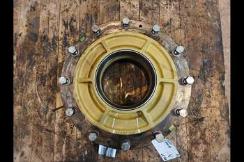 salg af Vorderachsnabe John Deere 8400R LINKS