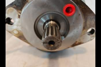 salg af Hydraulik Pump John Deere 8400R
