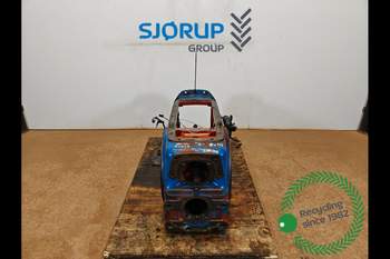 salg af Ford 8240  Rear Transmission