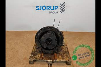 salg af Massey Ferguson 6718S RIGHT Rear Half Axle