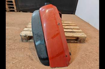 salg af Kotflügel Hinten New Holland M135 RECHT