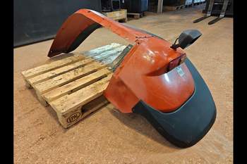 salg af Kotflügel Hinten New Holland M135 RECHT