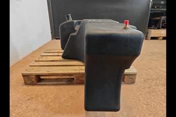 salg af Kraftstofftank New Holland M135