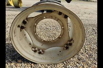 salg af Vorderradfelge New Holland M135 RECHT