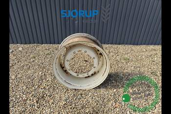 salg af New Holland M135 RIGHT Front Rim