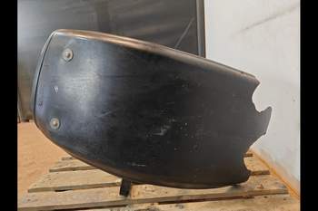 salg af Kotflügel Vorne New Holland M135 RECHT