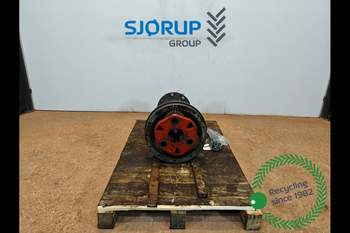 salg af New Holland M135 LEFT Rear Half Axle
