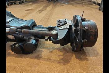 salg af Foraksel Massey Ferguson 7495