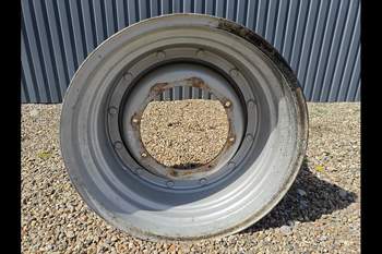 salg af Case Puma 160 LEFT Front Rim