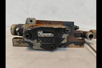 salg af Case Puma 160 Hydraulic Valve support