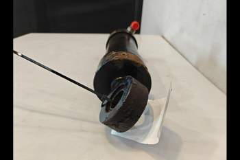 salg af Case Puma 160 LEFT Lift Cylinder