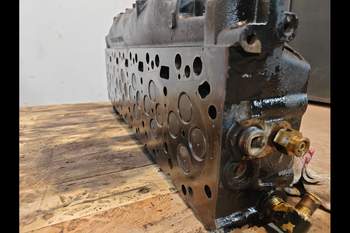 salg af Case Puma 160 Cylinder Head