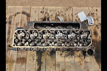 salg af Case Puma 160 Cylinder Head