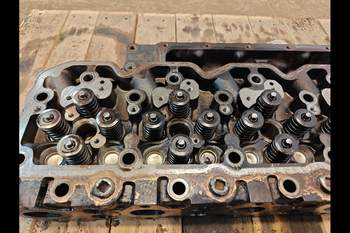 salg af Case Puma 160 Cylinder Head