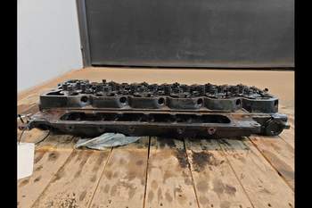 salg af Case Puma 160 Cylinder Head