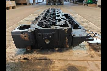 salg af Case Puma 160 Cylinder Head
