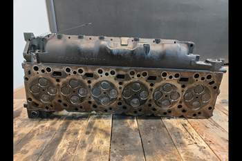 salg af Case Puma 160 Cylinder Head