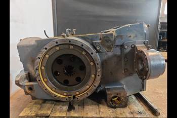 salg af Hinterachsen New Holland 8870