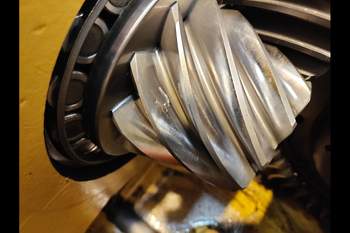 salg af Hinterachsen New Holland 8870