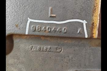 salg af Hinterachsen New Holland 8870