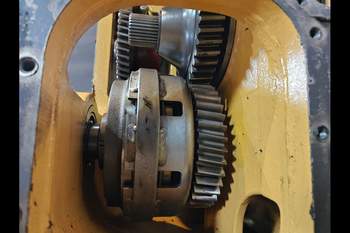 salg af Hinterachsen New Holland 8870