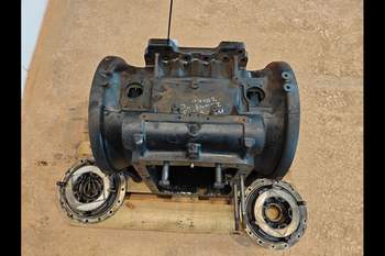 salg af Hinterachsen Massey Ferguson 7495