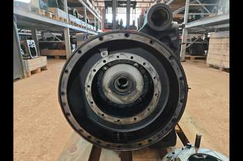 salg af Hinterachsen Massey Ferguson 7495