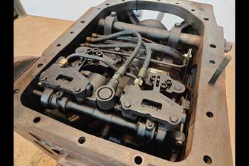 salg af Getriebe Massey Ferguson 7495