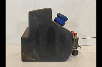 salg af AdBlue behälter Manitou MLT840-145 PS LITE