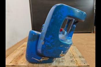 salg af Gewicht New Holland LM445A