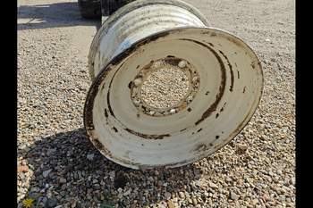 salg af Hinterfelge New Holland LM445A LINKS