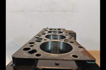 salg af Shortblock New Holland LM445A