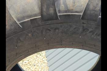 salg af Dæk 440/80R28 Starmaxx