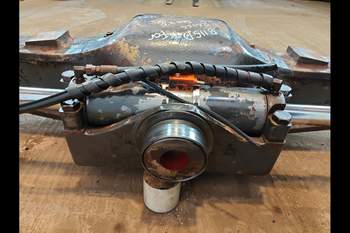 salg af Foraksel New Holland B115D