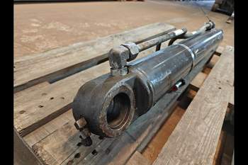 salg af Løftecylinder New Holland B115D