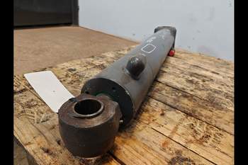 salg af Stikcylinder New Holland B115D