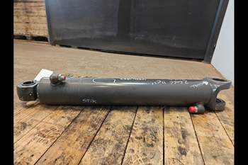 salg af Stikcylinder New Holland B115D