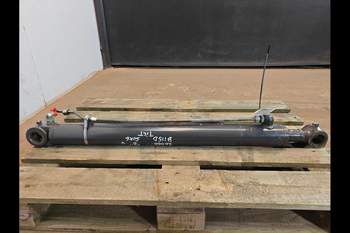 salg af Tiltcylinder New Holland B115D