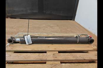 salg af Tiltcylinder New Holland B115D