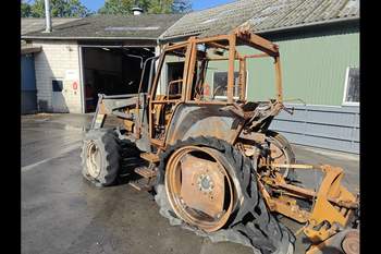 salg af New Holland TS110 traktor