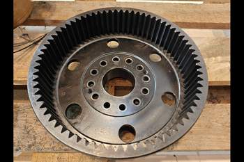 salg af John Deere 6150 M LEFT Front axle final drive