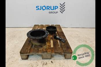 John Deere 6150 M LEFT Front axle final drive